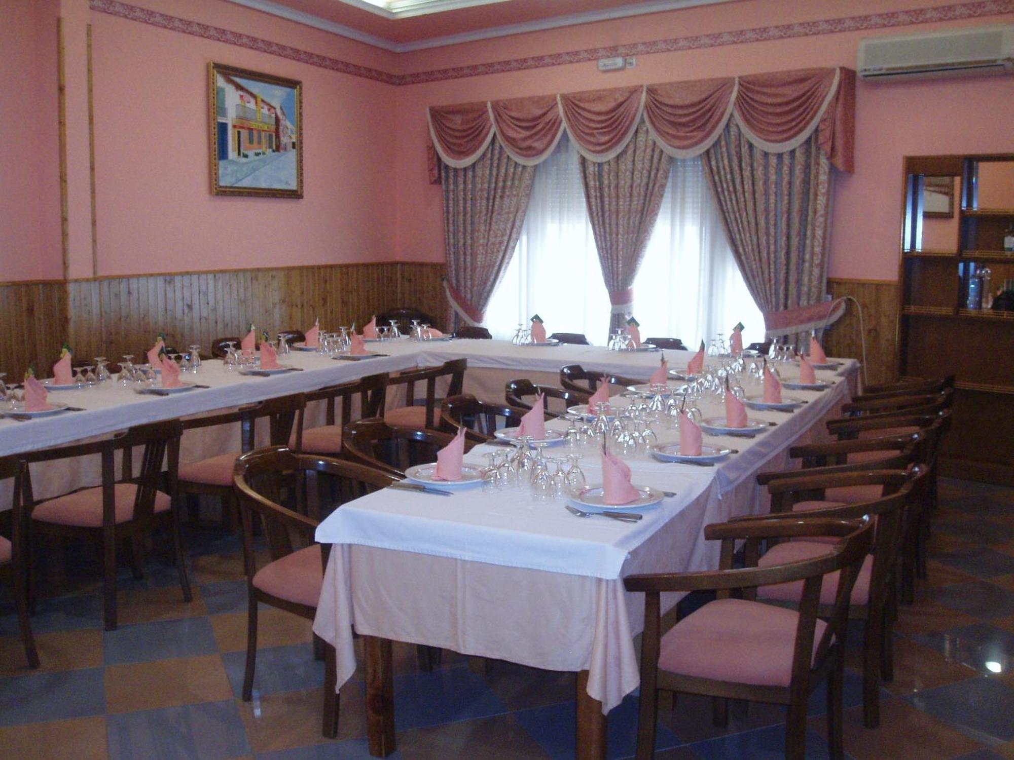 Apartahotel Los Hermanos Ocaña Екстериор снимка