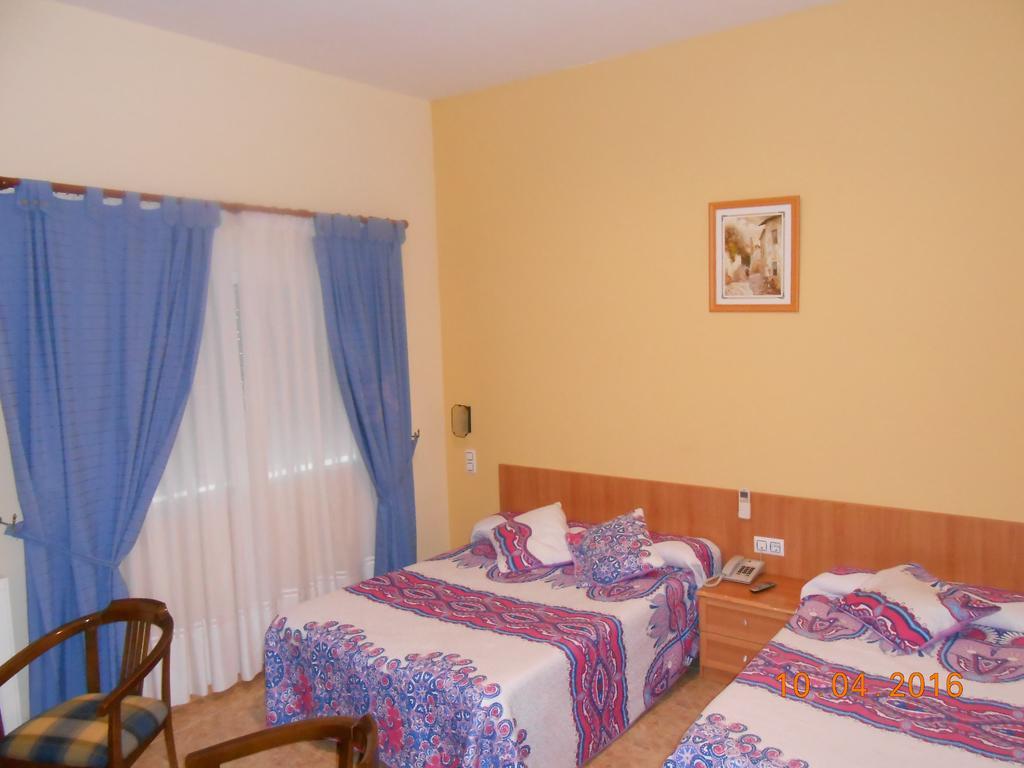 Apartahotel Los Hermanos Ocaña Екстериор снимка