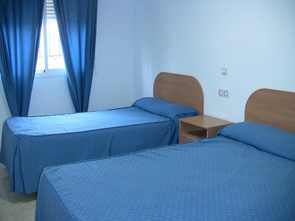 Apartahotel Los Hermanos Ocaña Стая снимка