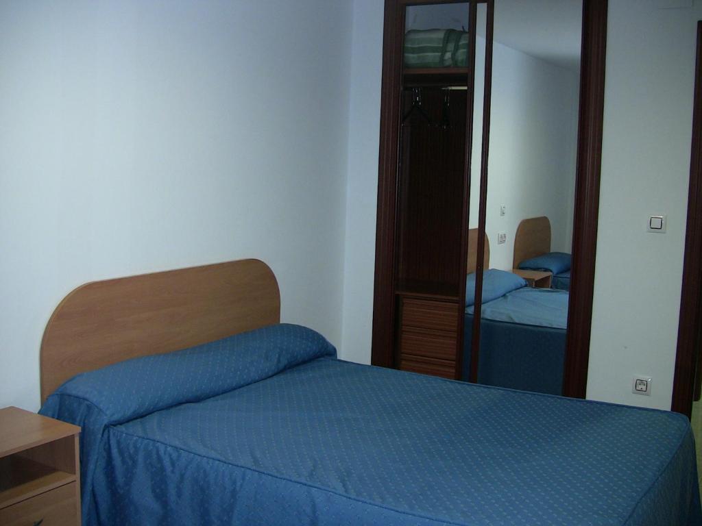 Apartahotel Los Hermanos Ocaña Стая снимка