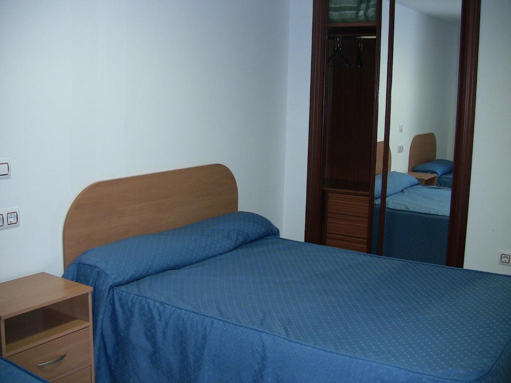Apartahotel Los Hermanos Ocaña Стая снимка